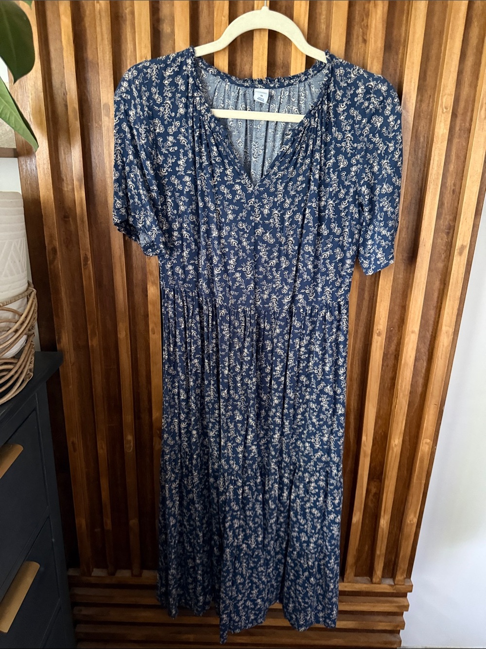 Old Navy Blue Ditsy Print Tiered Midi Dress. M